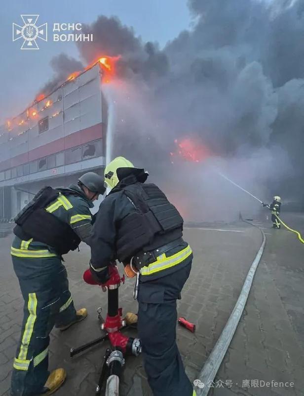  【深度解析】俄军四年空袭适得其反：乌克兰军工业产能暴涨35倍的深层逻辑 新闻