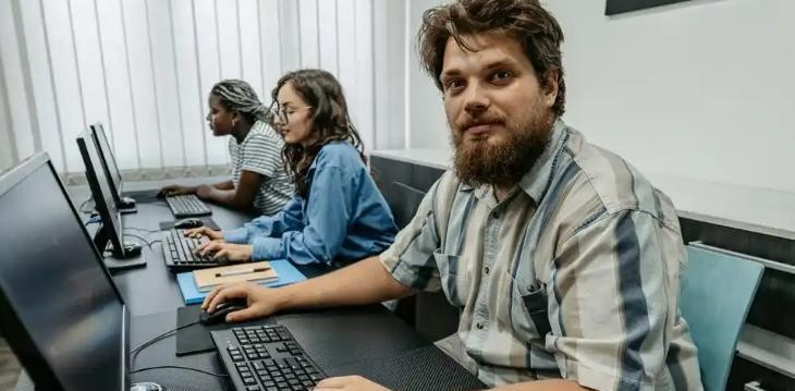  从“一眼识破”到“血本无归”：深度拆解美国年轻人电诈困局的系统级根源 IT技术 从“一眼识破”到“血本无归”：深度拆解美国年轻人电诈困局的系统级根源 IT技术