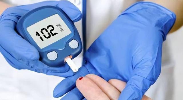  糖尿病患者饮用白酒的代谢机制：医生揭示七个被忽视的健康变化 健康养生