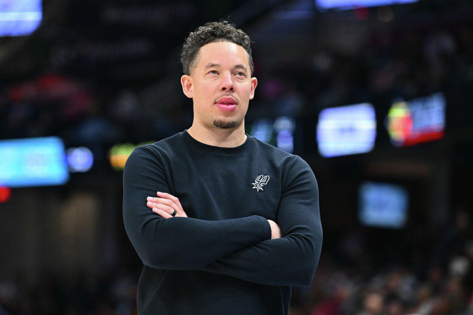  技术流拆解：文班亚巴三项数据如何重塑马刺攻防体系 体育新闻